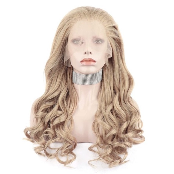 22” Ash Blonde Body Wavy Lace frontWig *NEW*